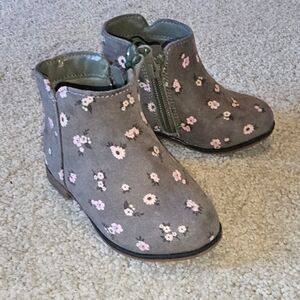 3/$30 Worn Once Size 5 Cat & Jack Floral Zip Up Penelope Boots